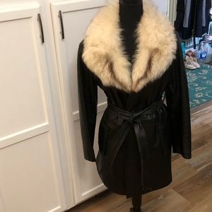 Black Leather Coat with Fox Fur Collar Sz 14 EUC